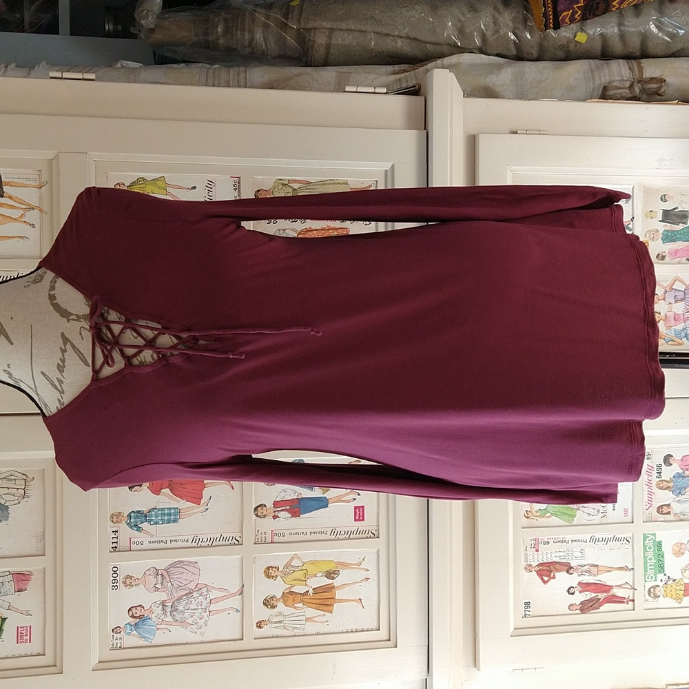 Old Navy maroon top Sz M